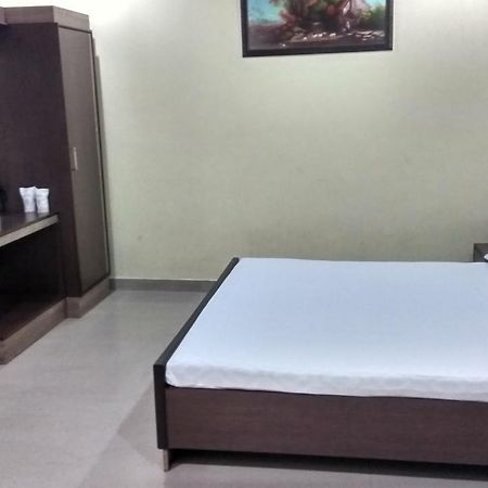Hotel Varsa Dibrugarh Kültér fotó