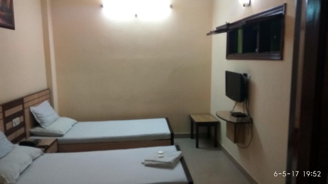 Hotel Varsa Dibrugarh Kültér fotó