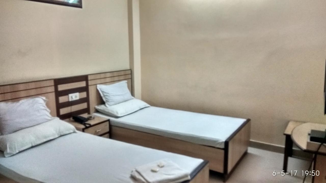 Hotel Varsa Dibrugarh Kültér fotó