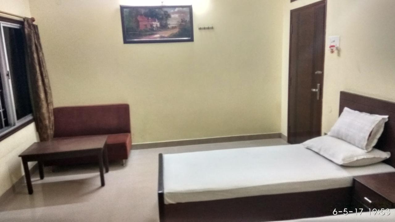 Hotel Varsa Dibrugarh Kültér fotó