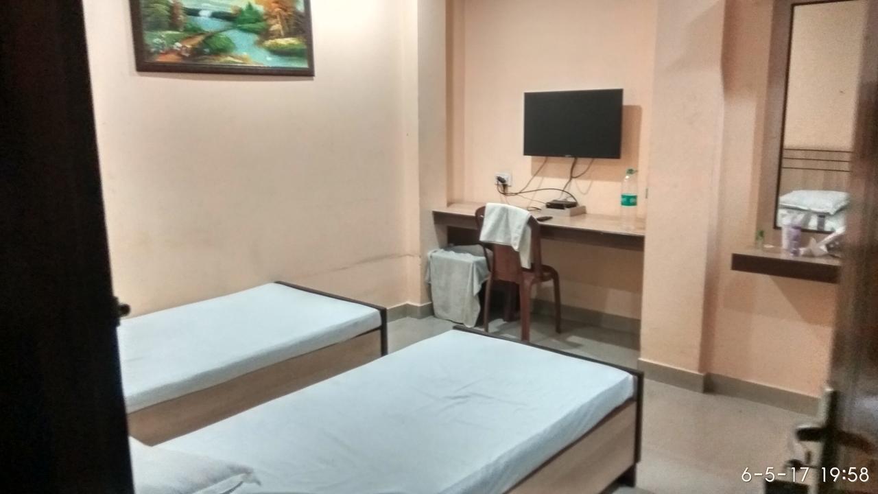 Hotel Varsa Dibrugarh Kültér fotó