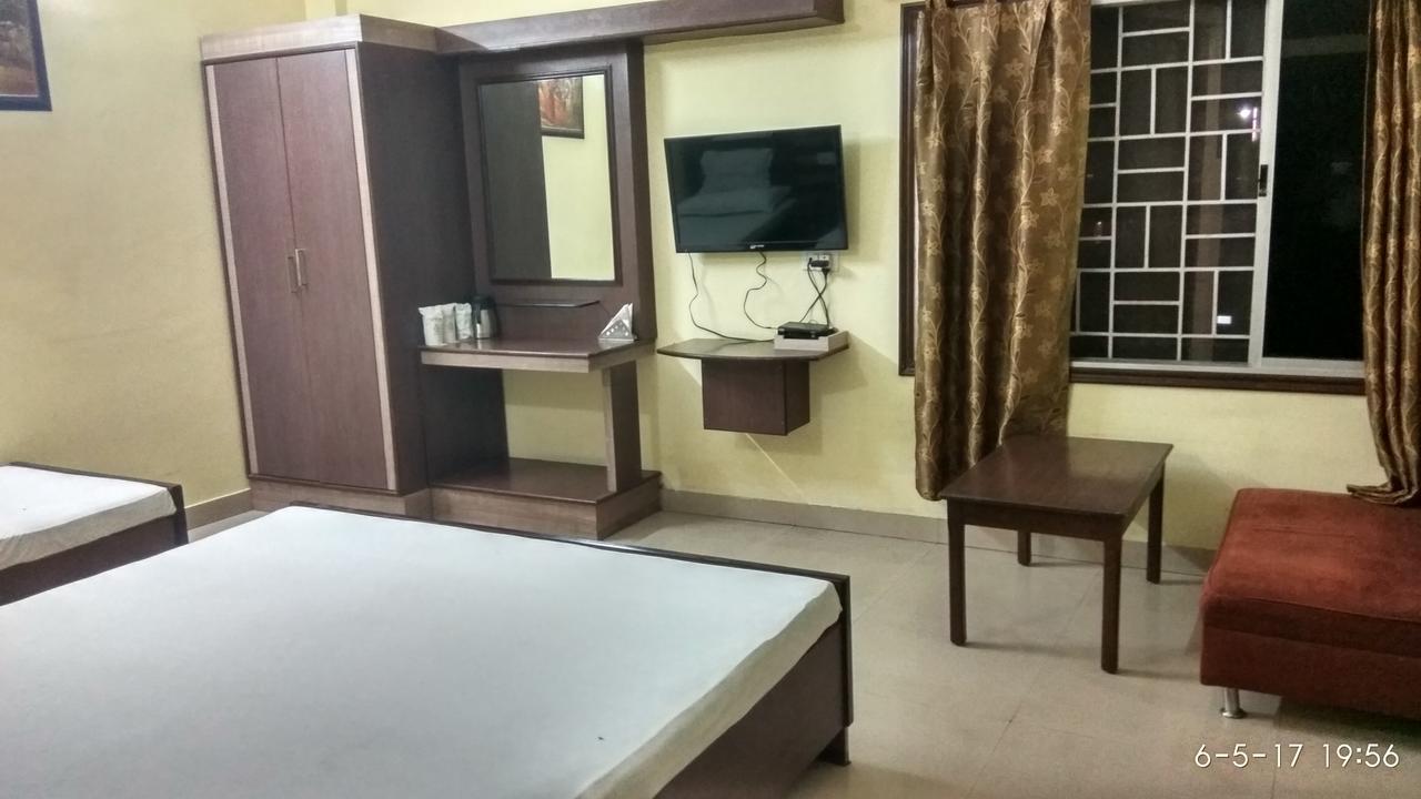 Hotel Varsa Dibrugarh Kültér fotó